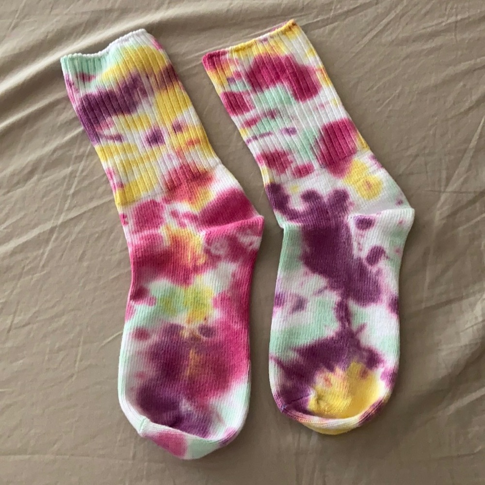 UO tie dye socks